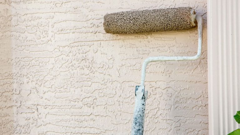 Weather-Resistant Elegance: The Art of Stucco Painting for Lasting Beauty